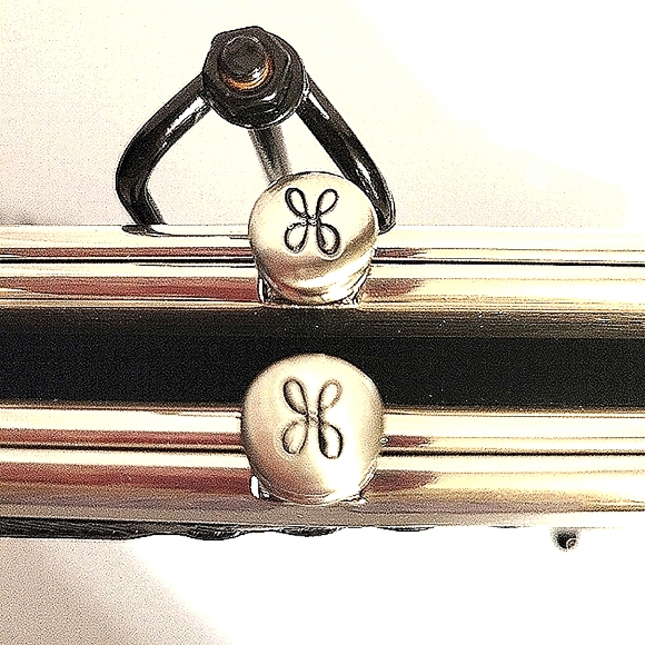 NEW HOBO Black Leather Raised Unique Pattern 'Lauren' Wallet w/Wanderlust Lining - Picture 2 of 10